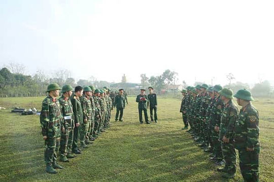 <span>Kiểm tra chứng chỉ của cán bộ, nhân viên thực hiện nhiệm vụ rà phá bom mìn, vật nổ.</span>