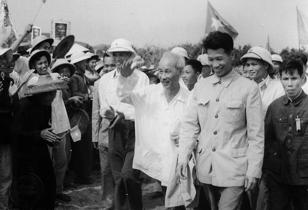 Tư tưởng Hồ Chí Minh về phát triển kinh tế biển gắn với bảo vệ chủ quyền biển, đảo