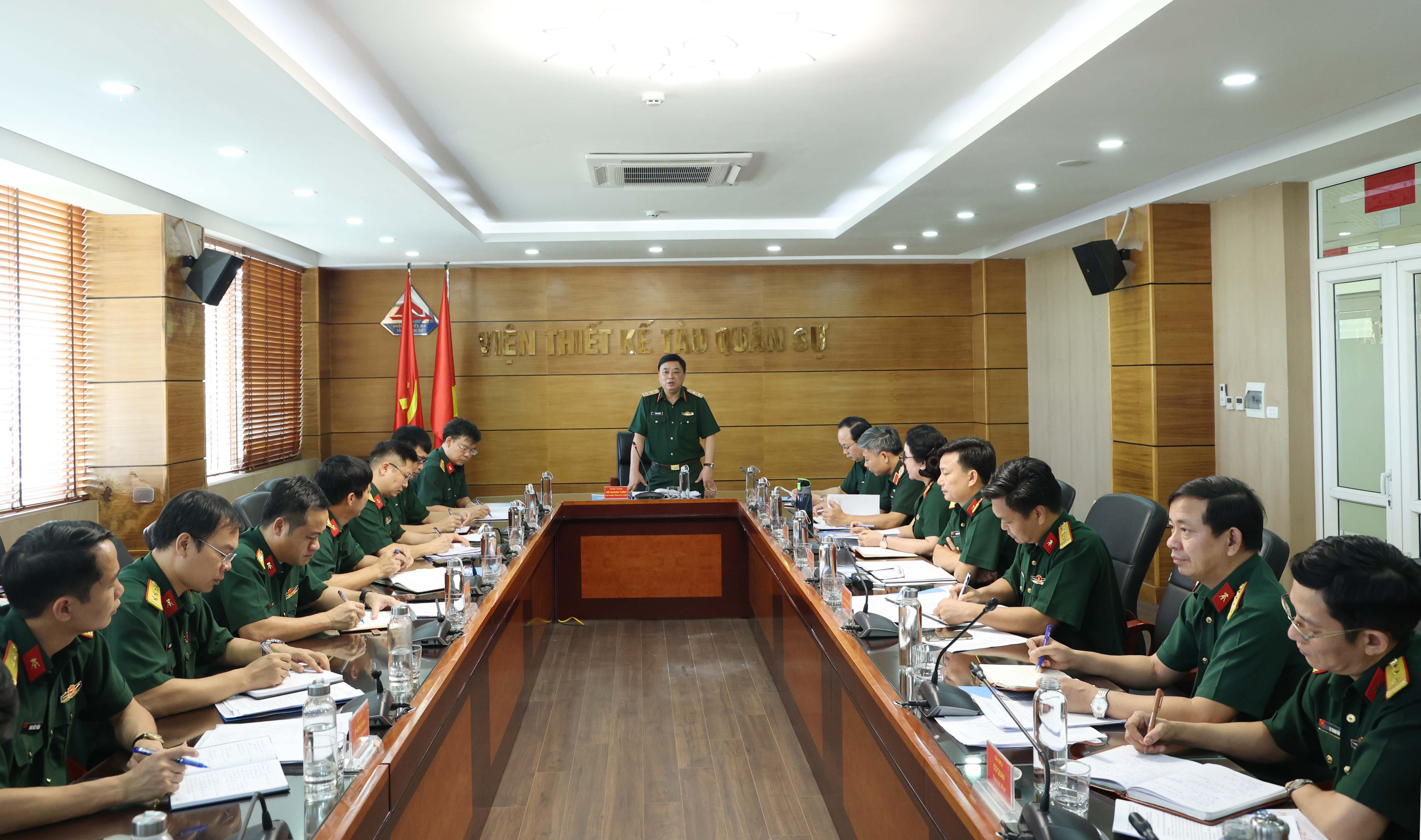 Chủ nhiệm Tổng cục Công nghiệp quốc phòng làm việc tại Viện Thiết kế tàu quân sự