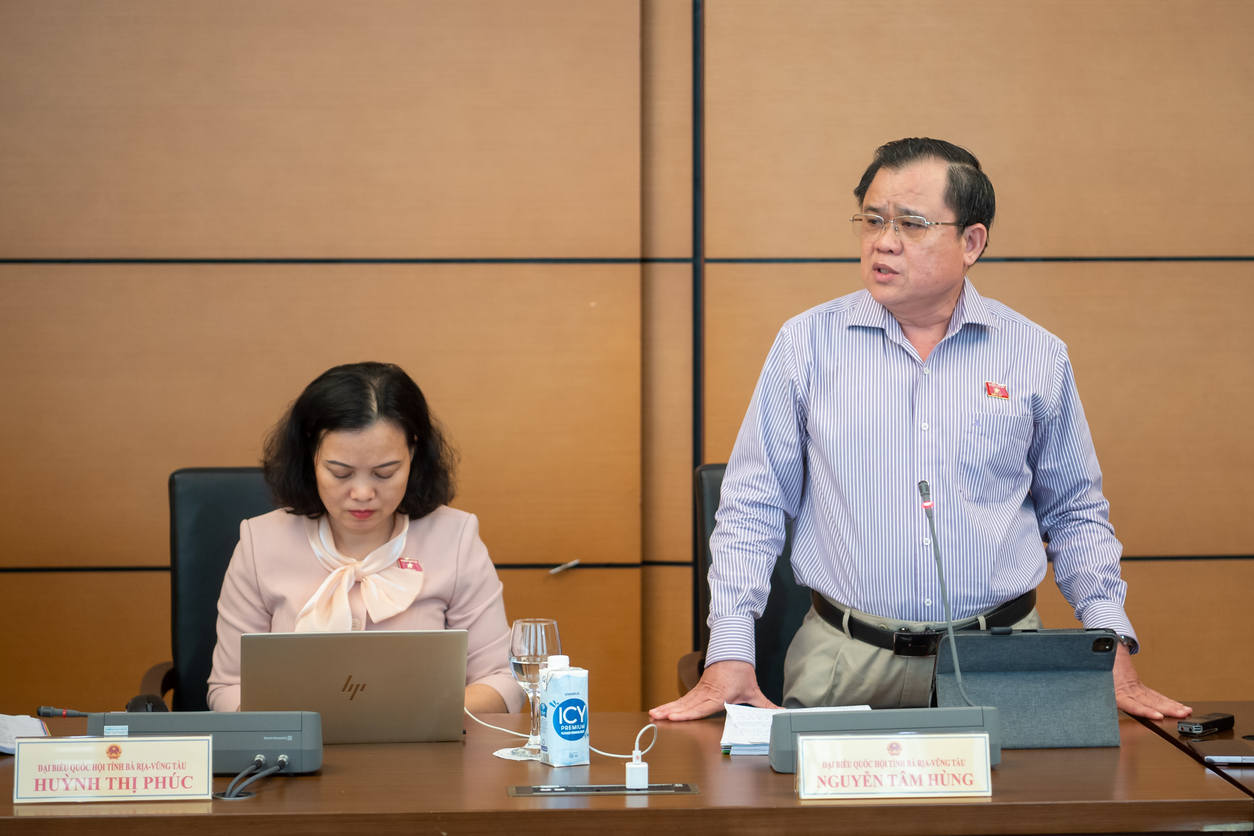 Thảo luận Tổ 04 về Dự án Luật Công nghiệp quốc phòng, an ninh và động viên công nghiệp