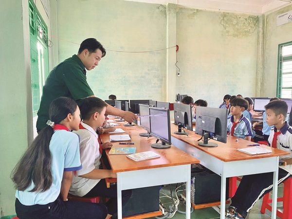 Các Đoàn Kinh tế - Quốc phòng Quân khu 9 góp phần làm khởi sắc vùng biên giới Tây Nam