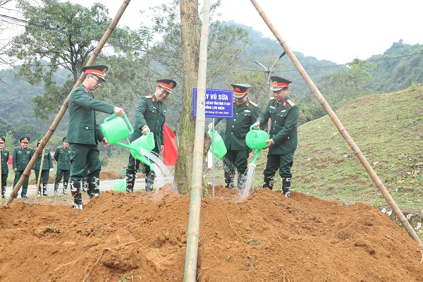 Tổng công ty GAET ra quân hưởng ứng Tết trồng cây Xuân Giáp Thìn 2024