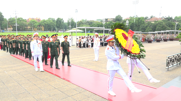 Nhà máy Z117 tổ chức Lễ báo công dâng Bác