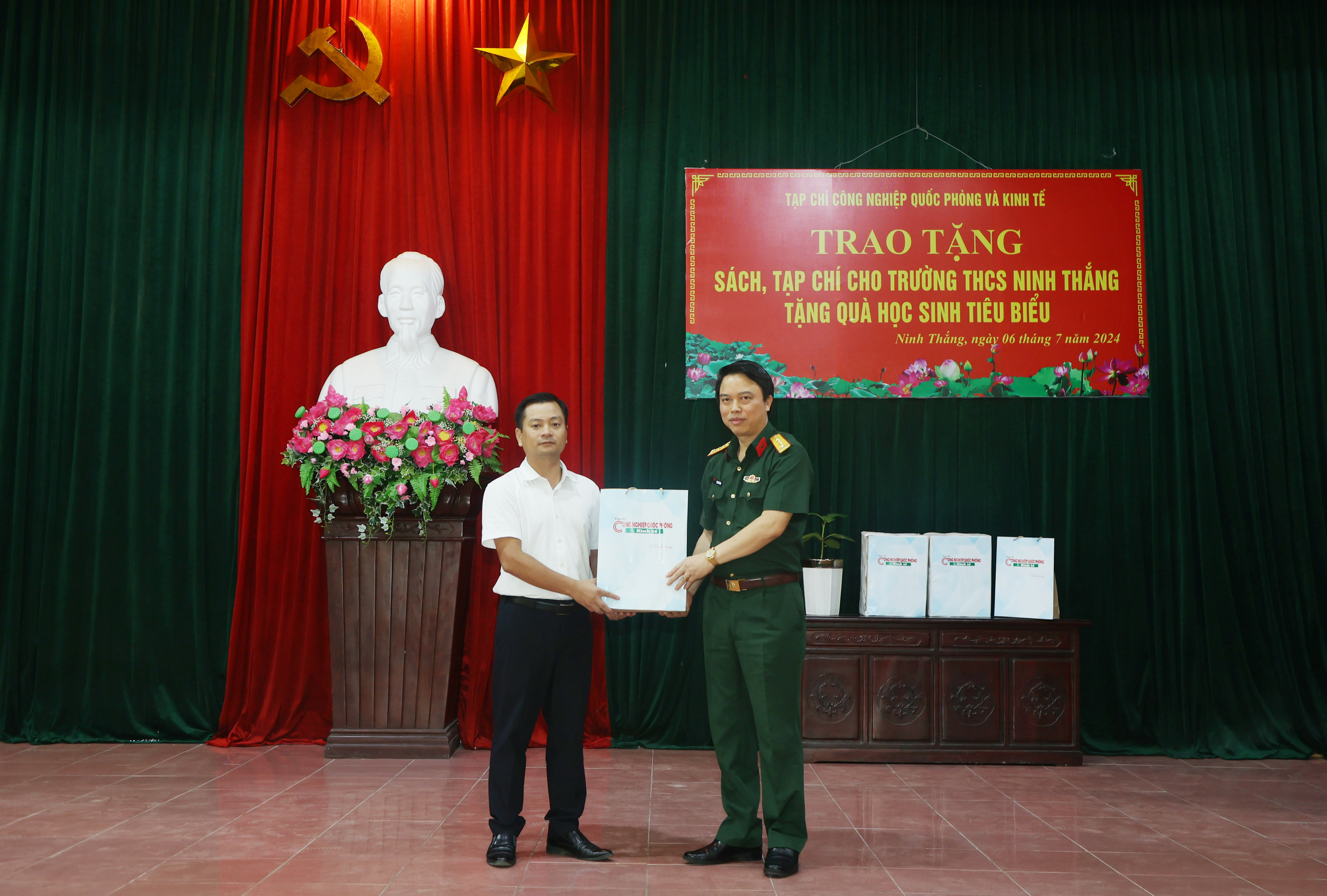 Tạp chí Công nghiệp quốc phòng và Kinh tế hoạt động xã hội tại tỉnh Ninh Bình