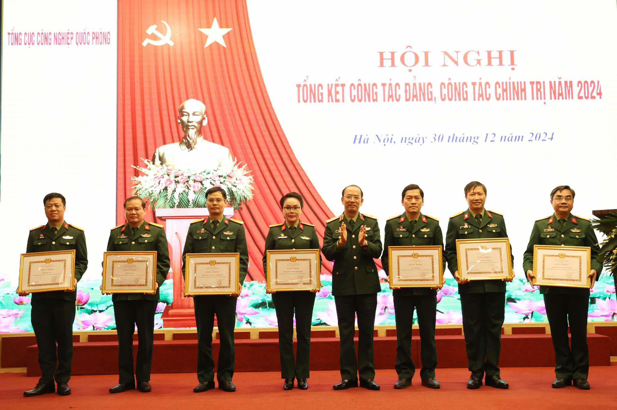 Hoạt động công tác Đảng, công tác chính trị được triển khai toàn diện, hướng mạnh về cơ sở